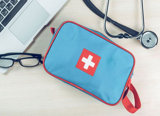Matériel de premiers secours utilisé pour la formation